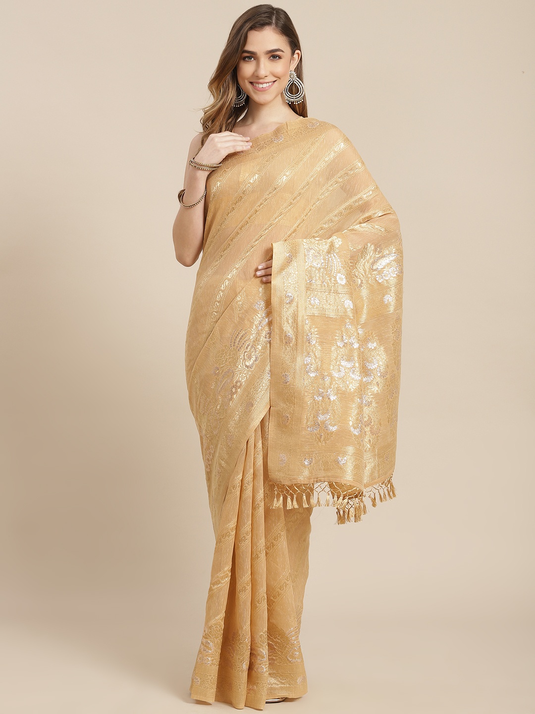 

SHANGRILA Cream-Coloured & Silver-Toned Woven Design Zari Art Silk Banarasi Saree