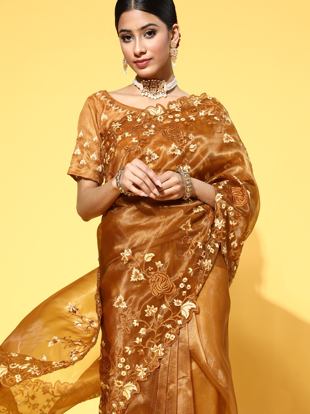 

Mitera Floral Saree With Embroidered Border, Brown
