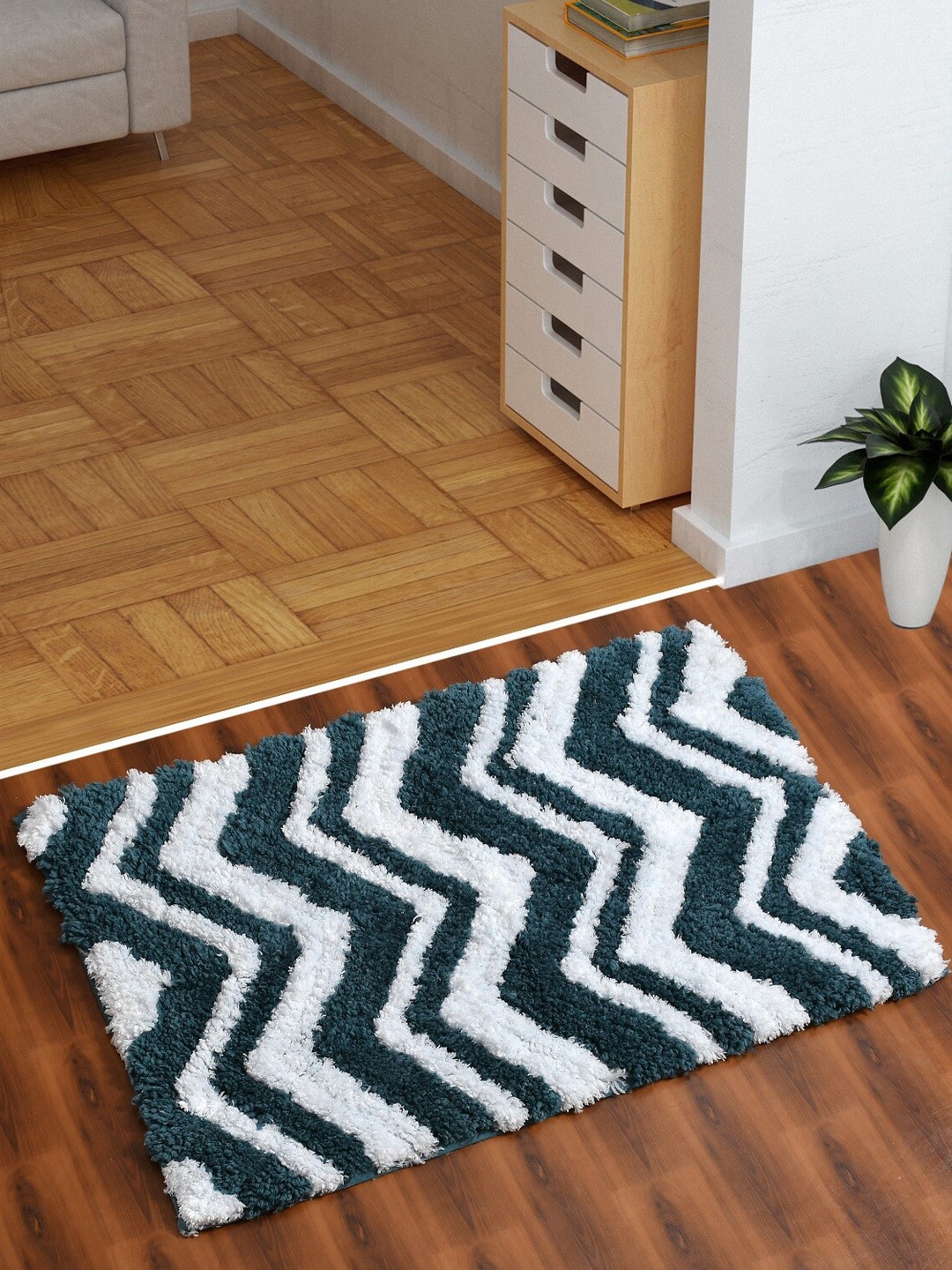 

AEROHAVEN Teal Blue & White Chevron Print Microfiber Bath Mat