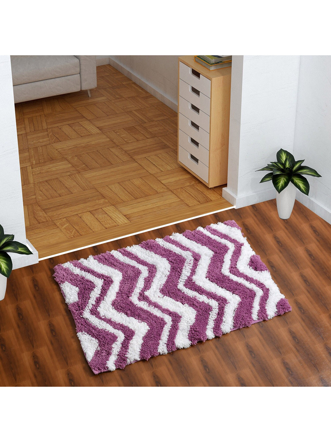 

AEROHAVEN Purple & White Chevron Microfiber Bath Mat