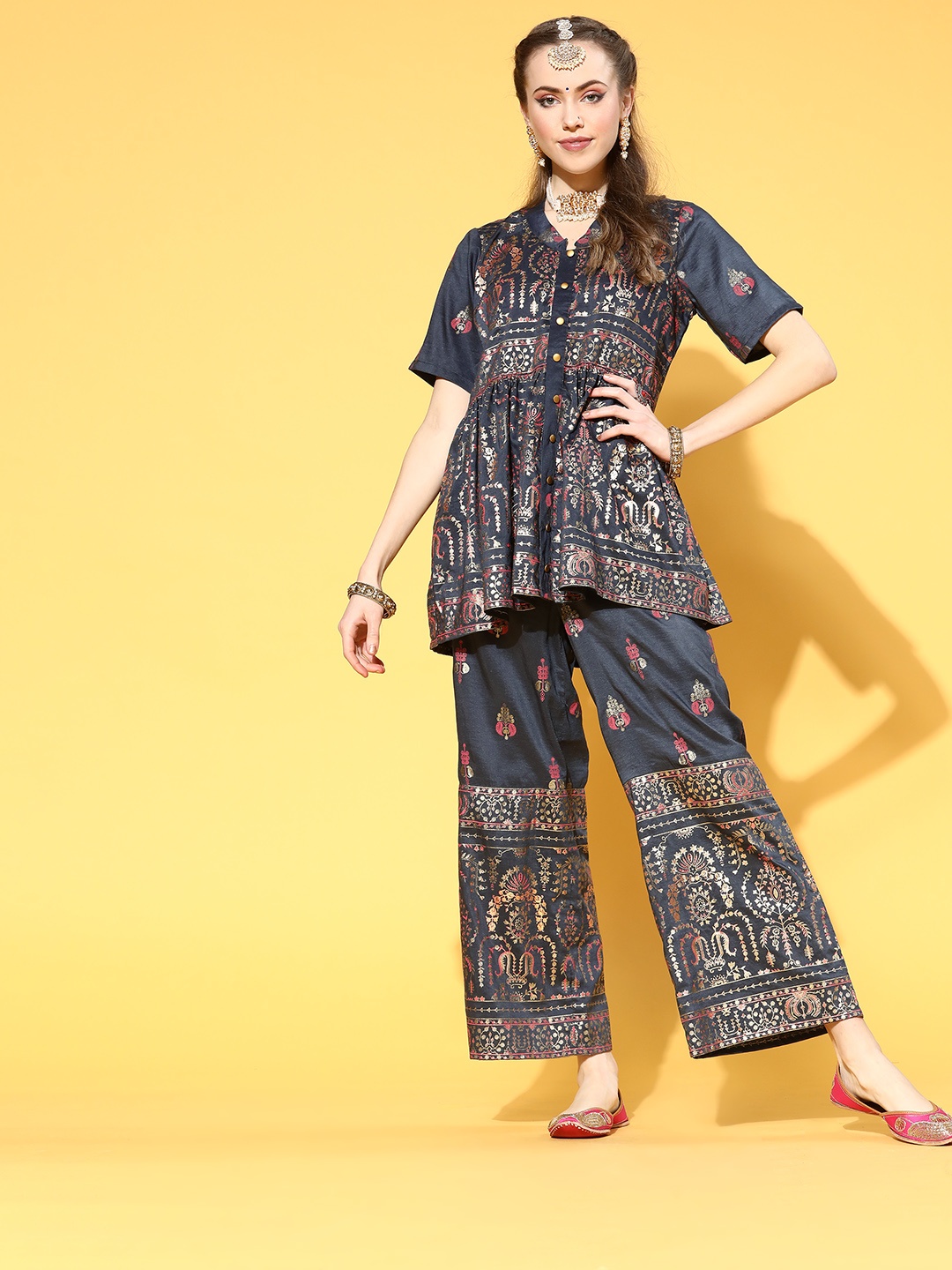 

ZIYAA Women Beautiful Grey Foil Printed Co-Ords