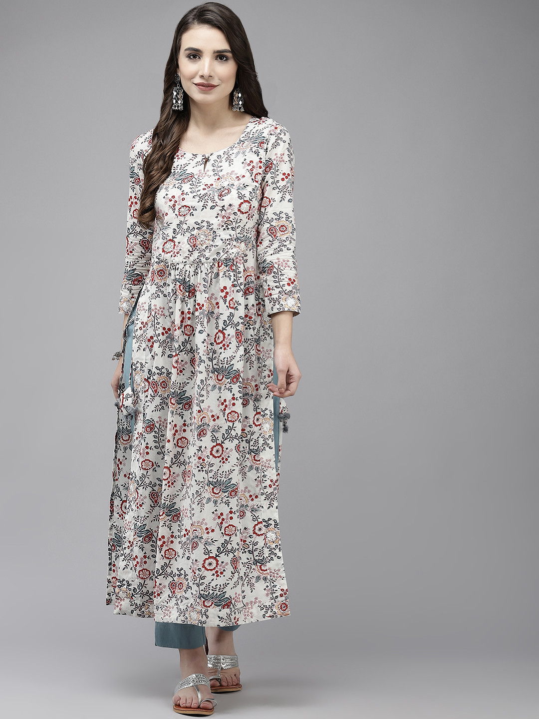 

Ishin Women White Ethnic Motifs Printed Pure Cotton Kurta with Trousers
