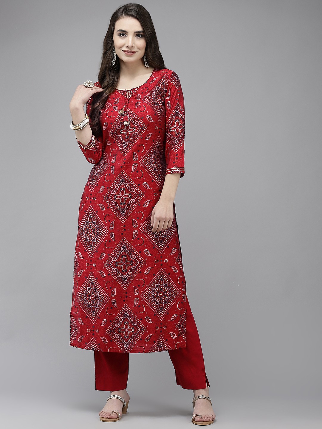 

Ishin Women Maroon Bandhani Printed Kurta with Trousers
