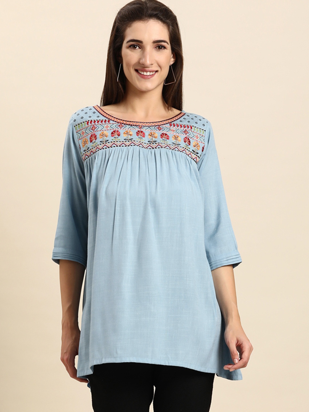 

Janasya Blue & Red Viscose Rayon Embroidered Tunic