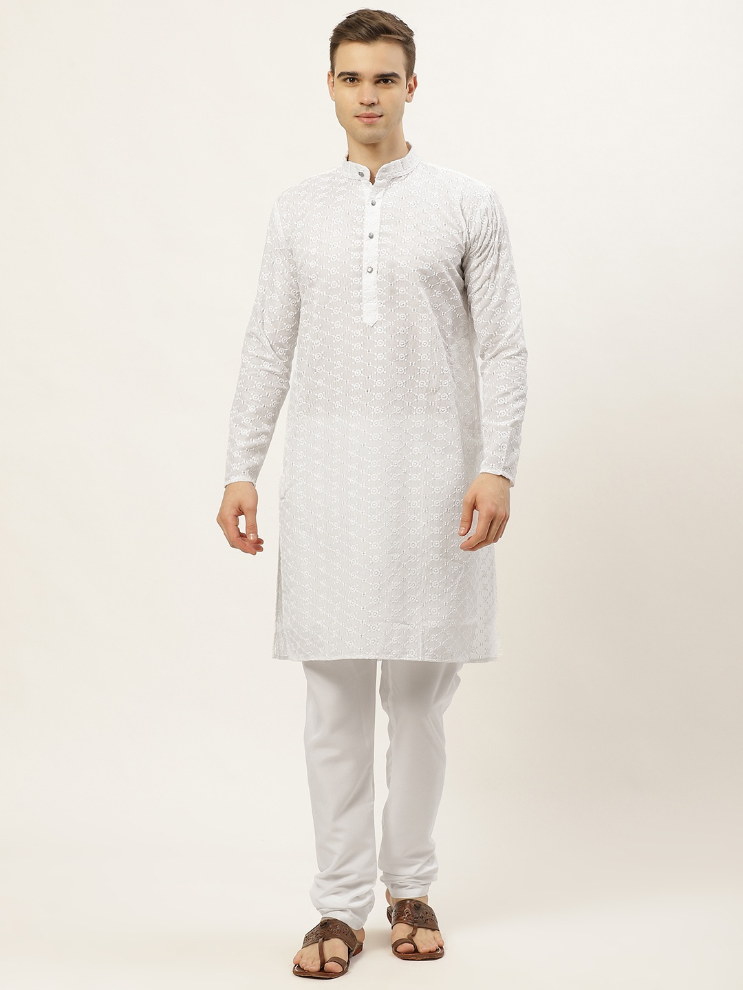 

Jompers Men White Chikankari Embroidered Pure Cotton Kurta with Churidar