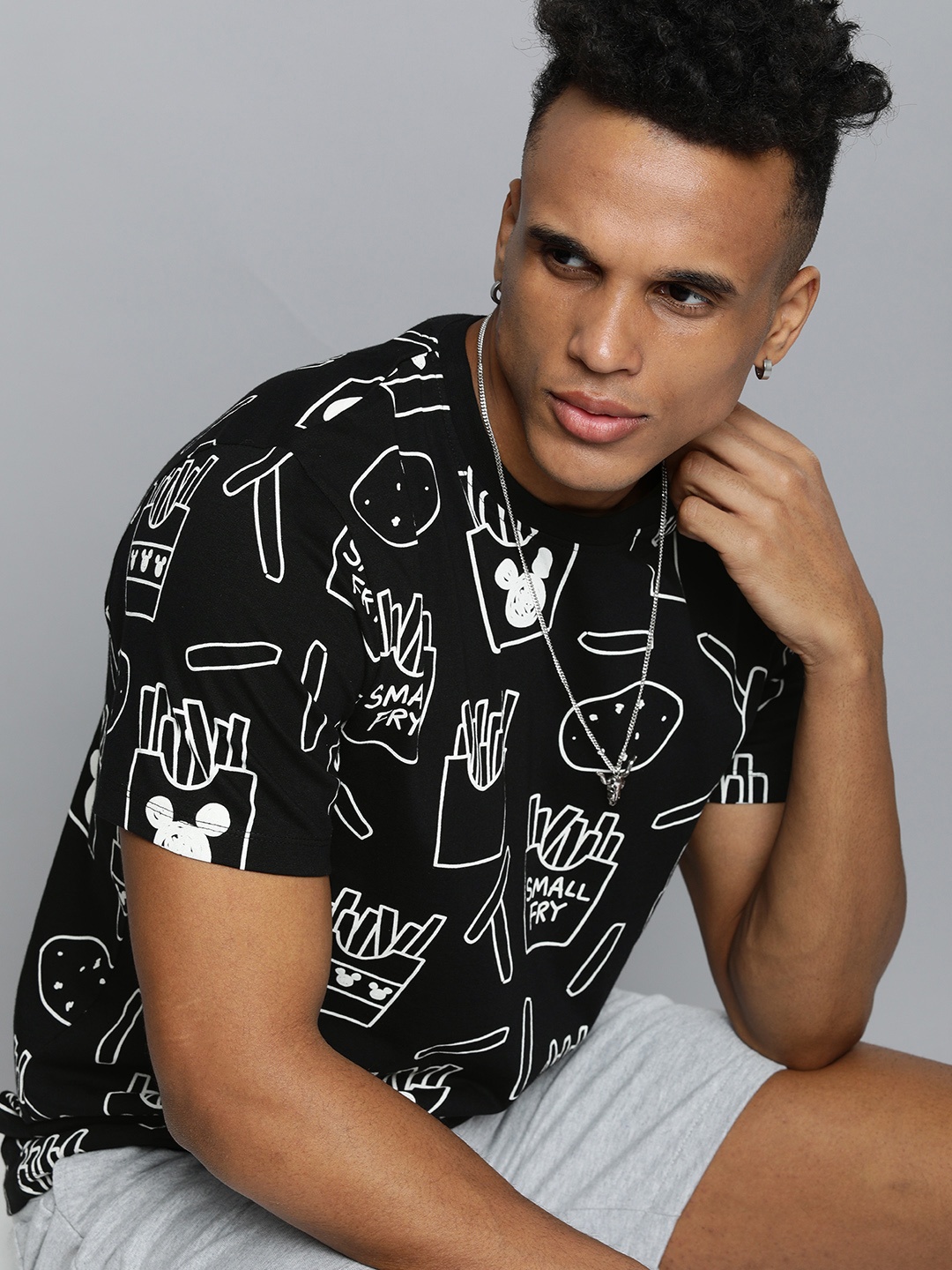 

Kook N Keech Disney Men Black & White Printed T-shirt