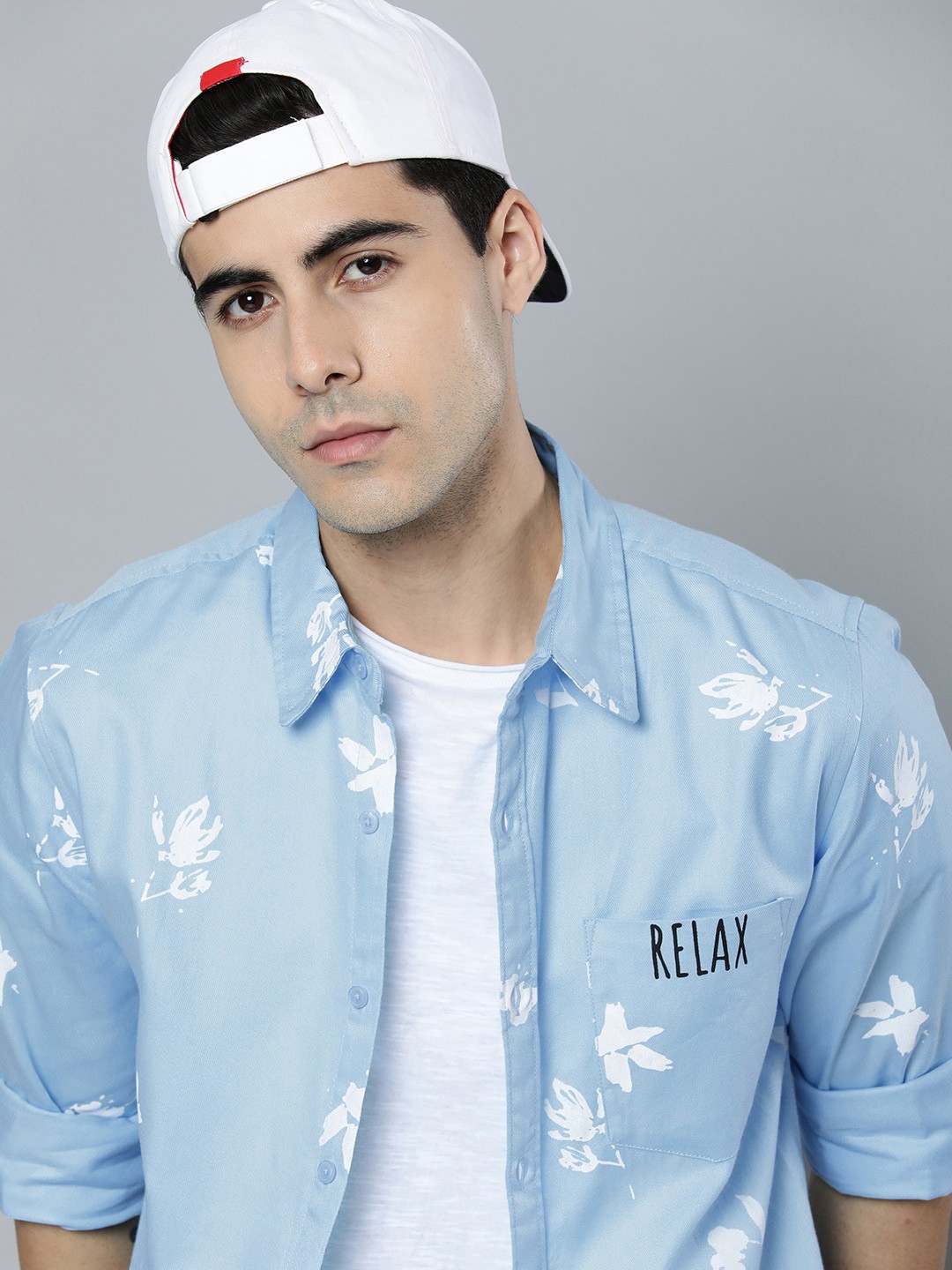 

Kook N Keech Men Blue & White Floral Printed Pure Cotton Casual Shirt