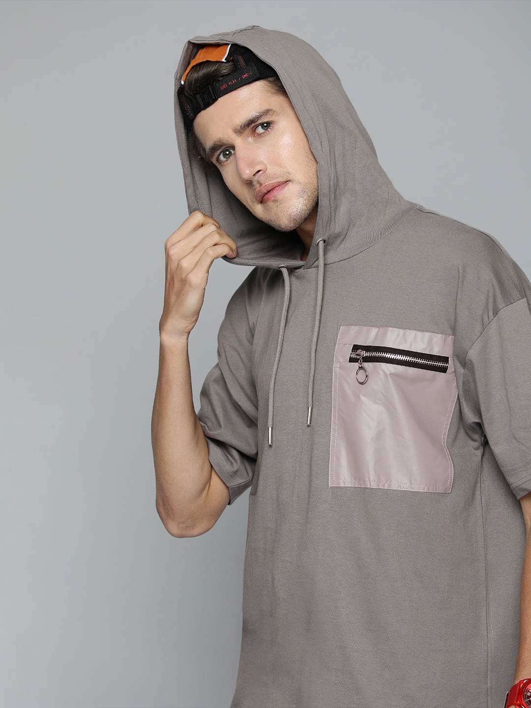 

Kook N Keech Men Grey Solid Drop-Shoulder Sleeves Hooded Pure Cotton T-shirt