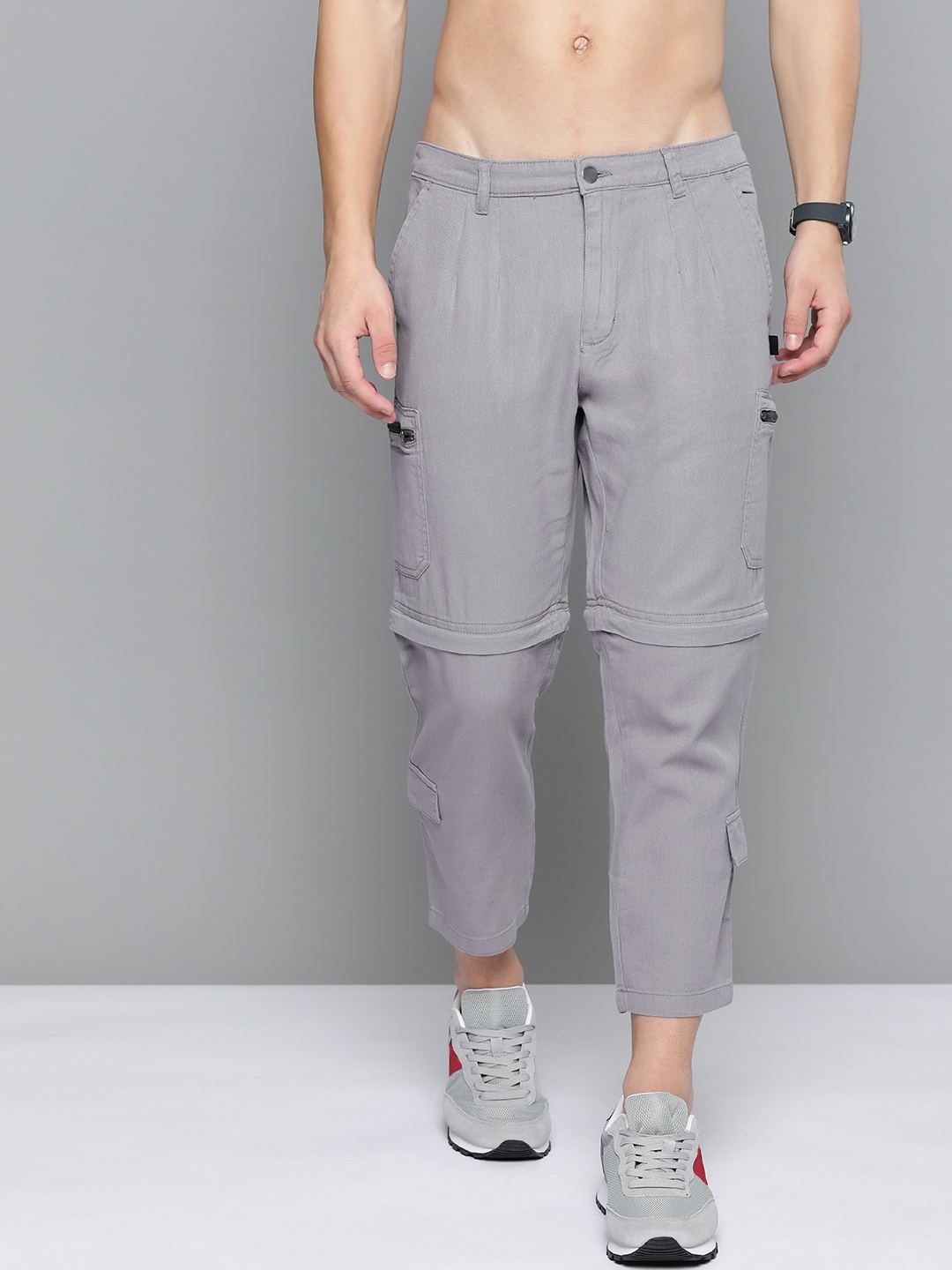 

Kook N Keech Men Grey Solid Pure Cotton Convertible Cargos Trousers