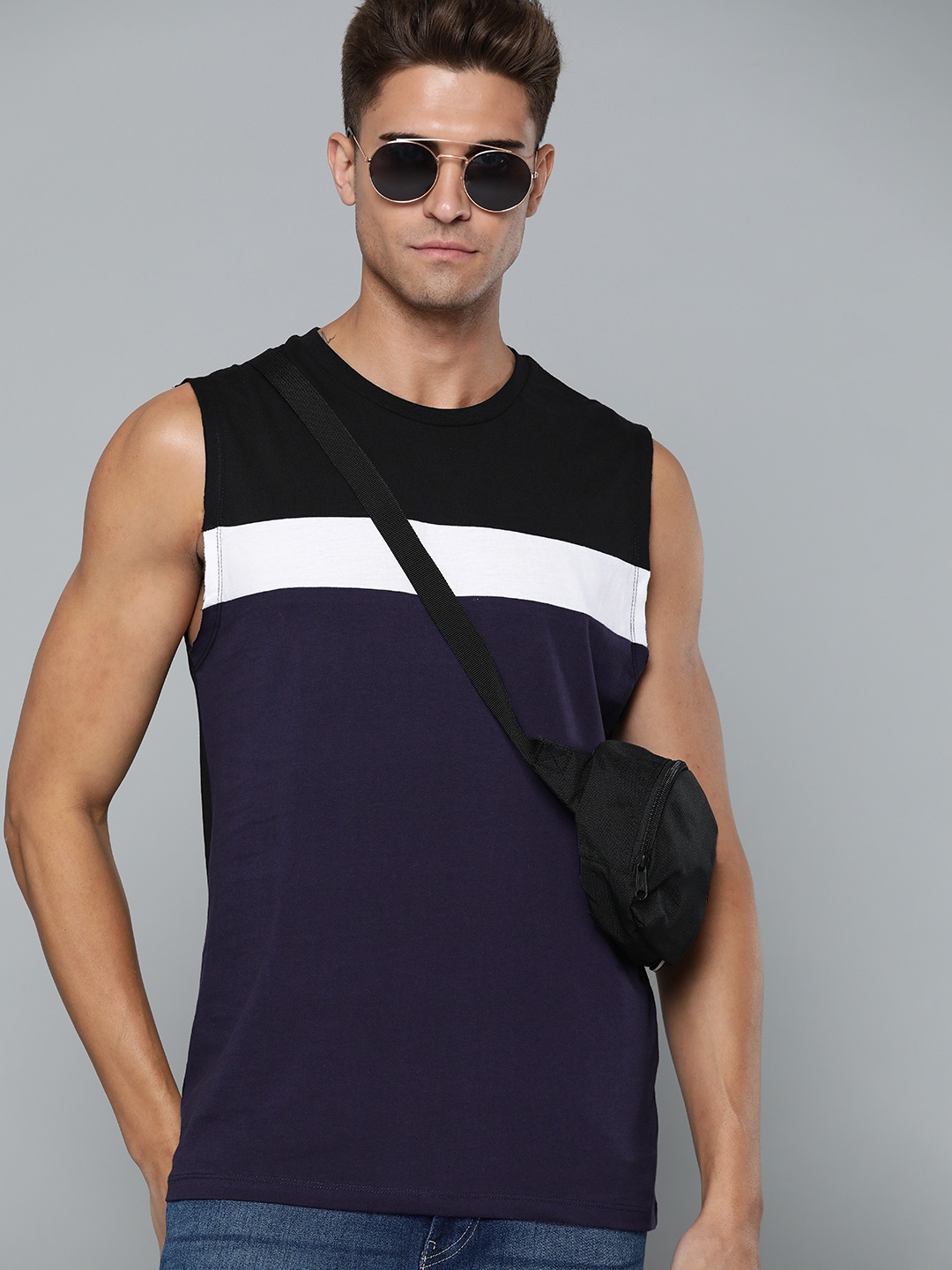 

Kook N Keech Men Navy Blue & Black Colourblocked T-shirt