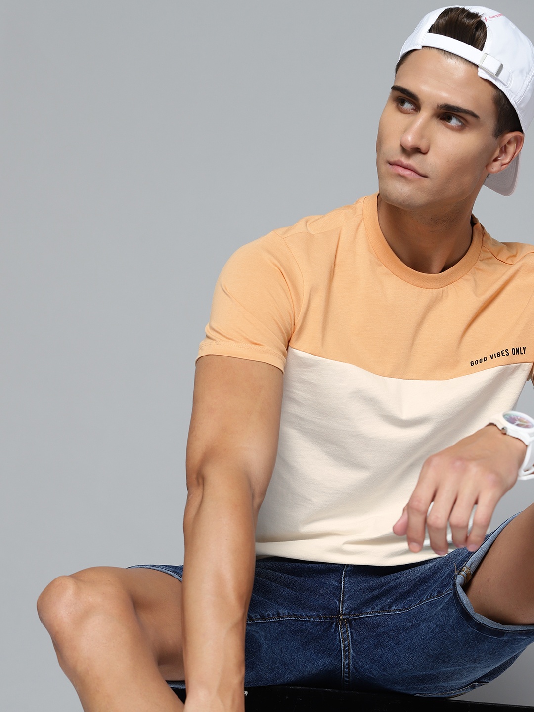 

Kook N Keech Men Beige & Off White Colourblocked Pure Cotton T-shirt