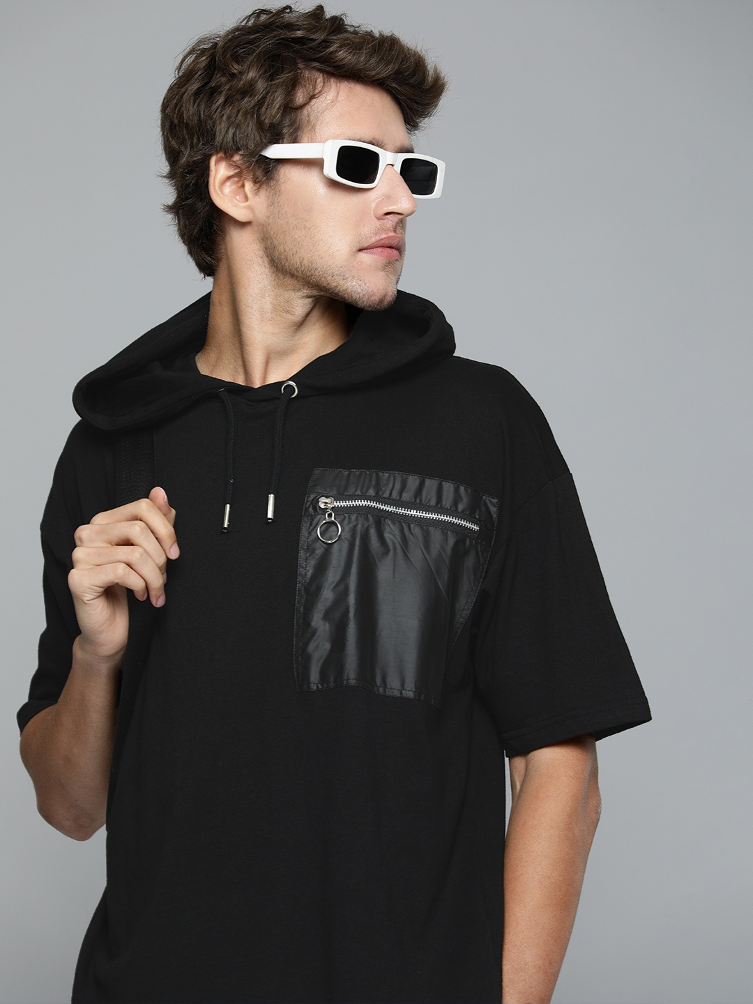 

Kook N Keech Men Black Solid Hooded Pure Cotton Casual T-shirt With Pocket Detail