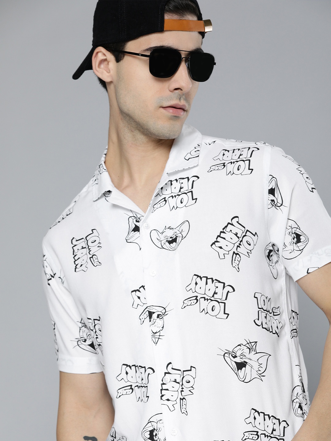 

Kook N Keech Toons Men White & Black Tom And Jerry Printed Casual Shirt