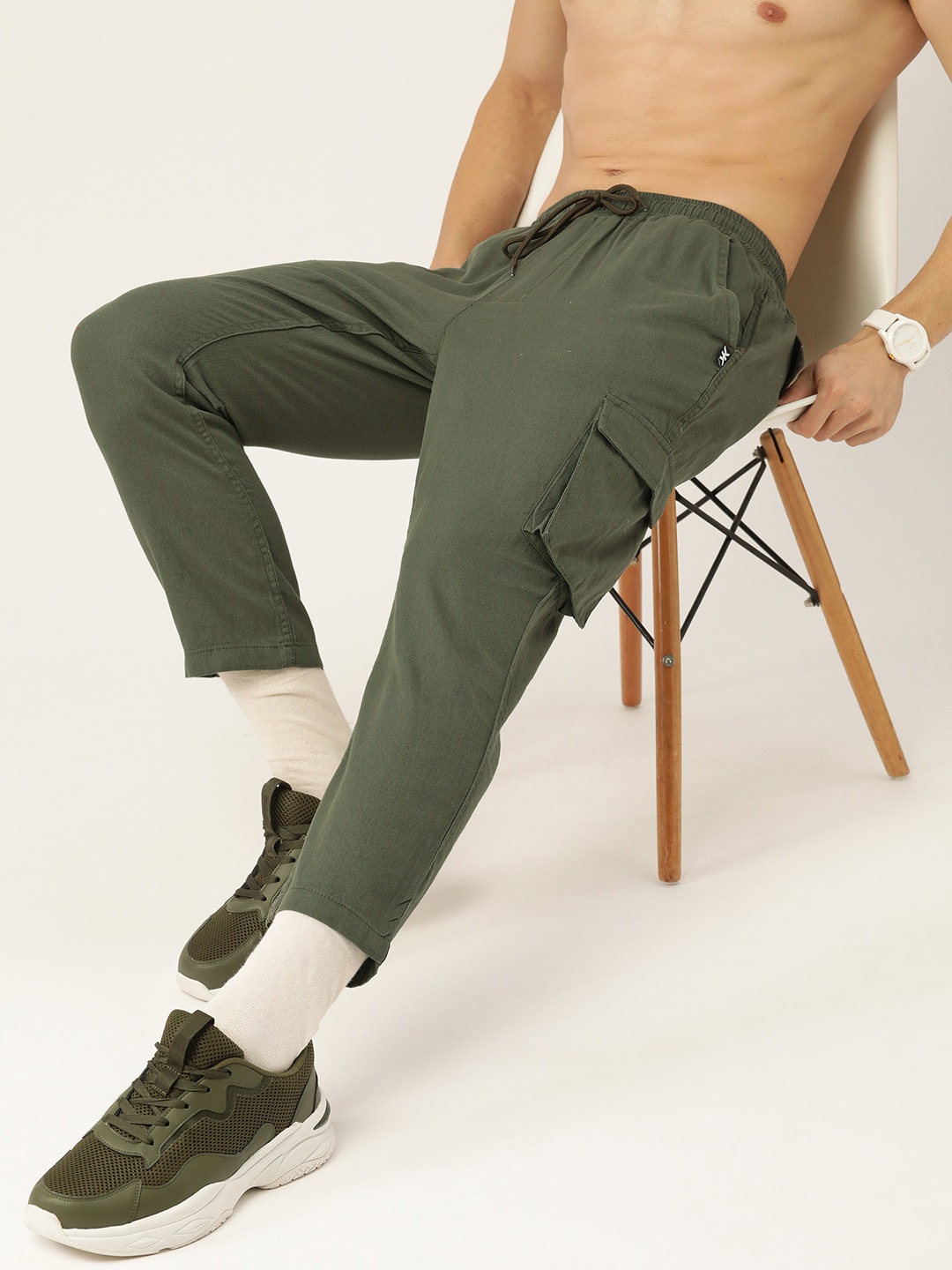 

Kook N Keech Men Olive Green Pure Cotton Cargos Trousers