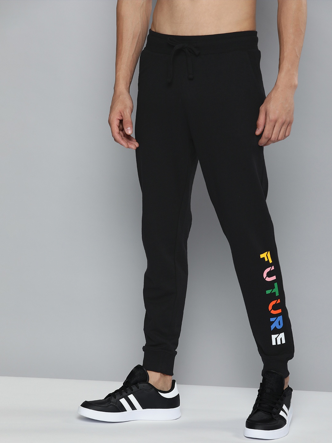

Kook N Keech Men Black Typography Printed Mid Rise Casual Joggers