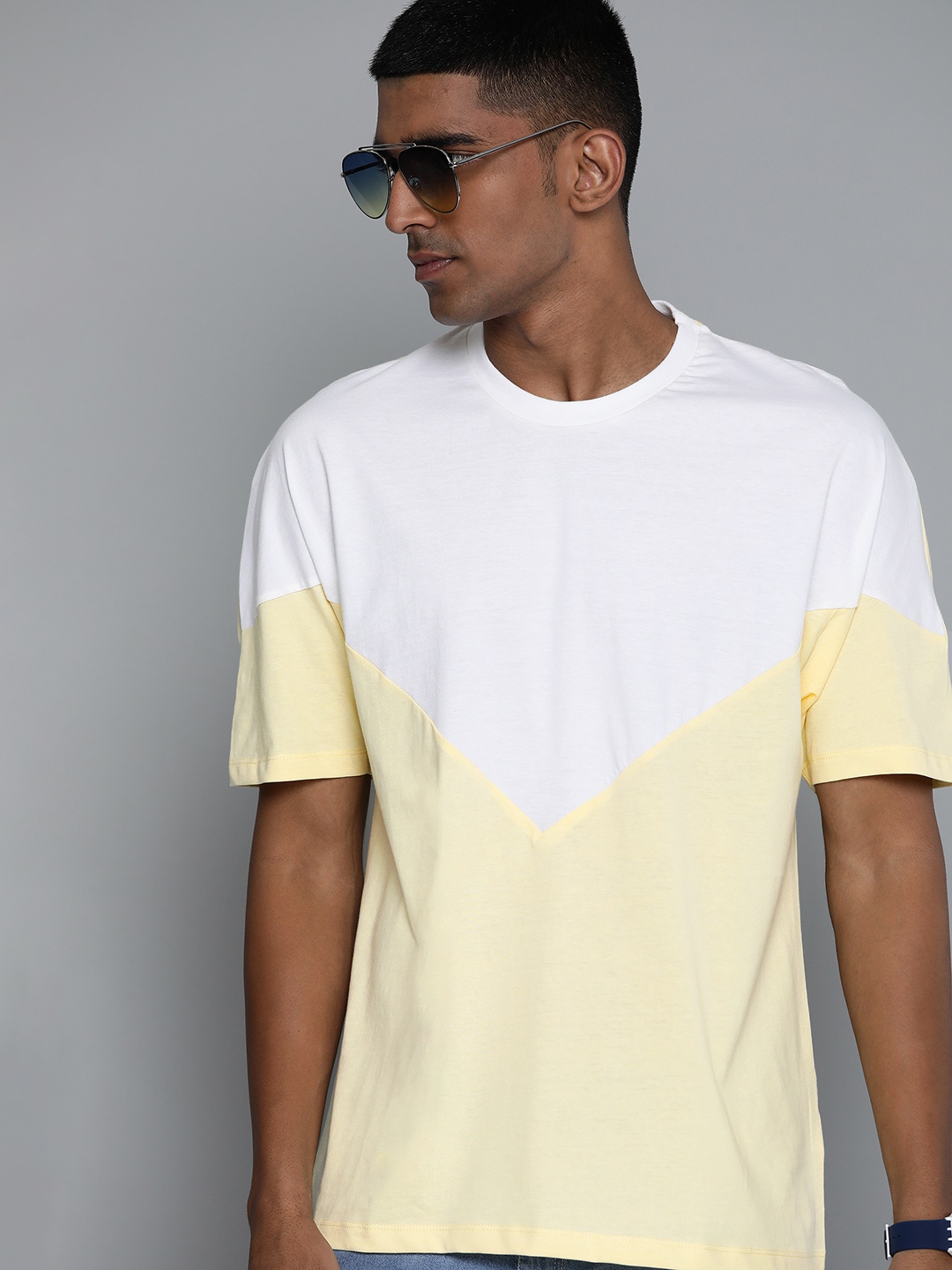 

Kook N Keech Men White & Yellow Colourblocked Pure Cotton Oversized T-shirt
