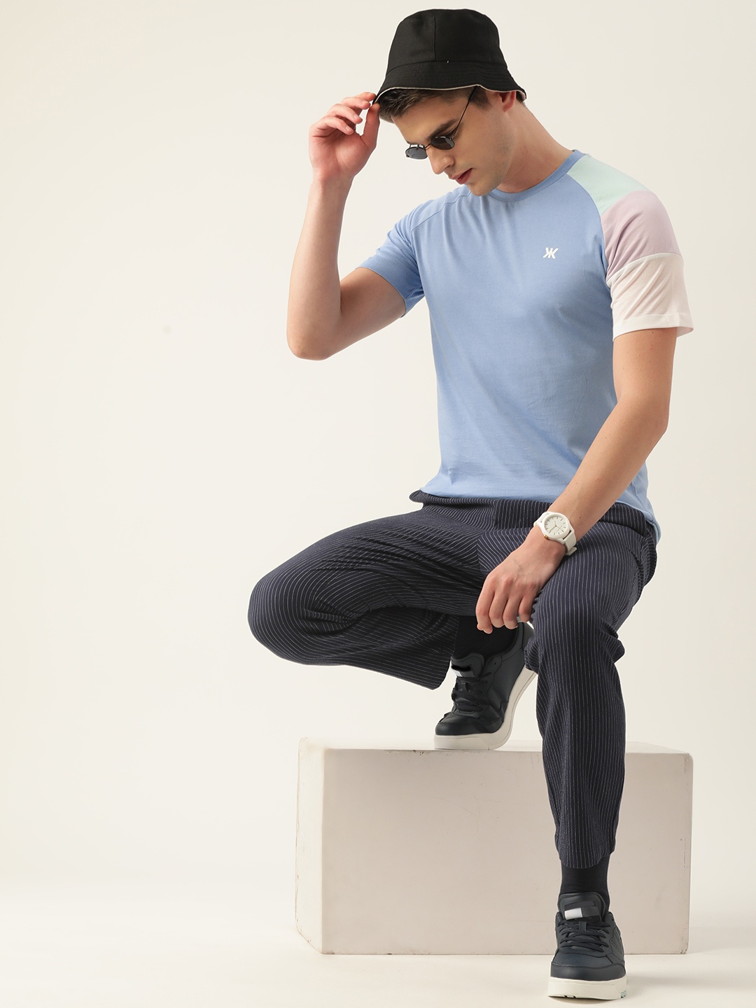 

Kook N Keech Men Blue Solid Pure Cotton Raglan Sleeves Regular Fit T-shirt