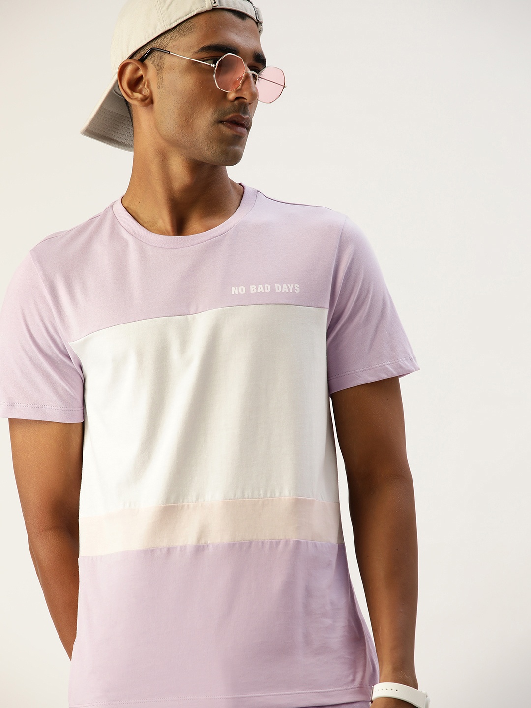 

Kook N Keech Men White & Lavender Colourblocked Pure Cotton Relaxed T-shirt