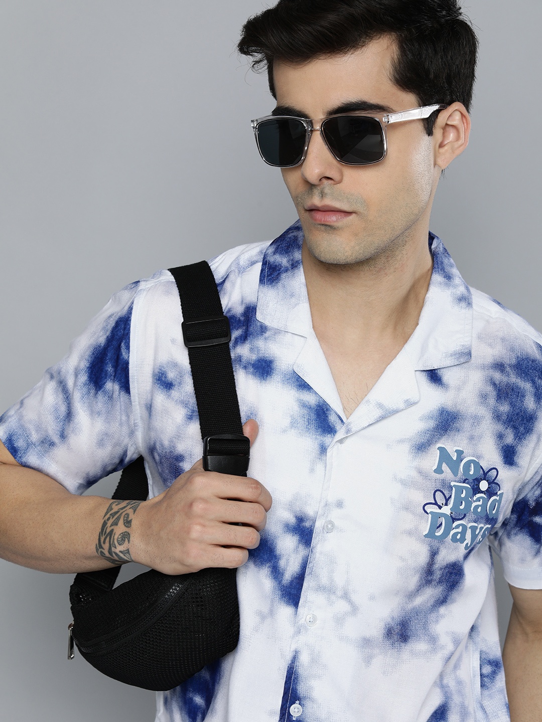 

Kook N Keech Men Blue And White Tie And Dye Printed Casual Shirt