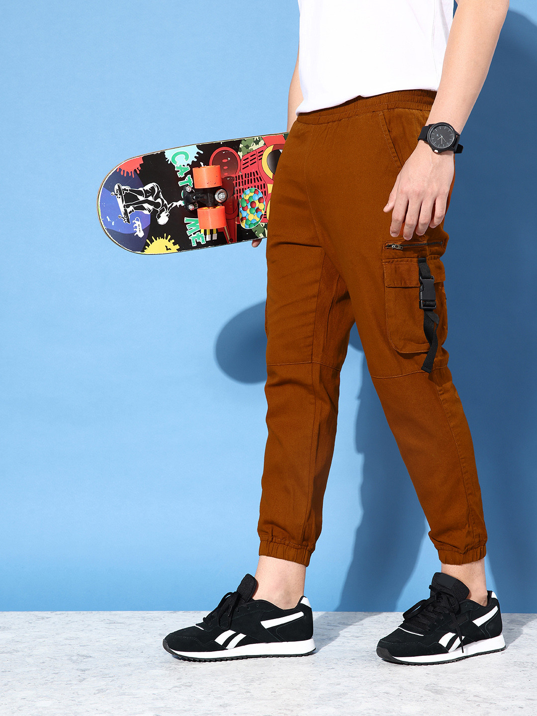 

Kook N Keech Men Brown Cropped Joggers Trousers