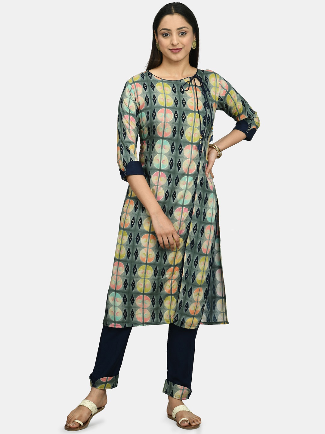 

DesiNoor com Women Multicoloured Printed Kurta with Trousers, Multi