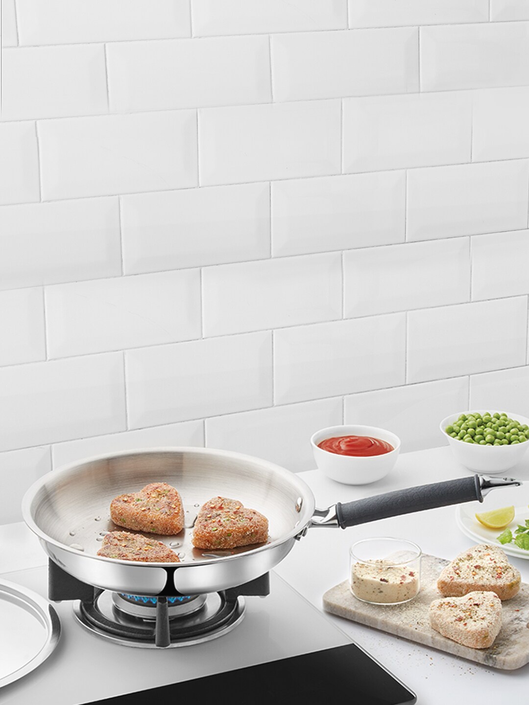

BOROSIL Silver-Toned Stainless Steel Frying Pan With Lid