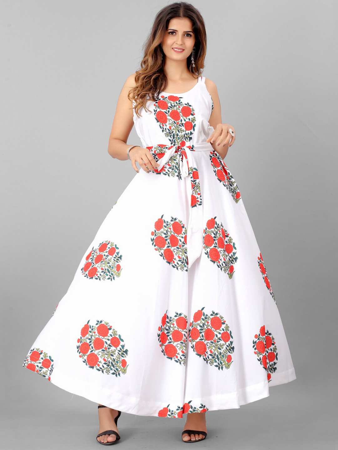 

SHOPGARB Woman White Floral Printed Floral Kurta