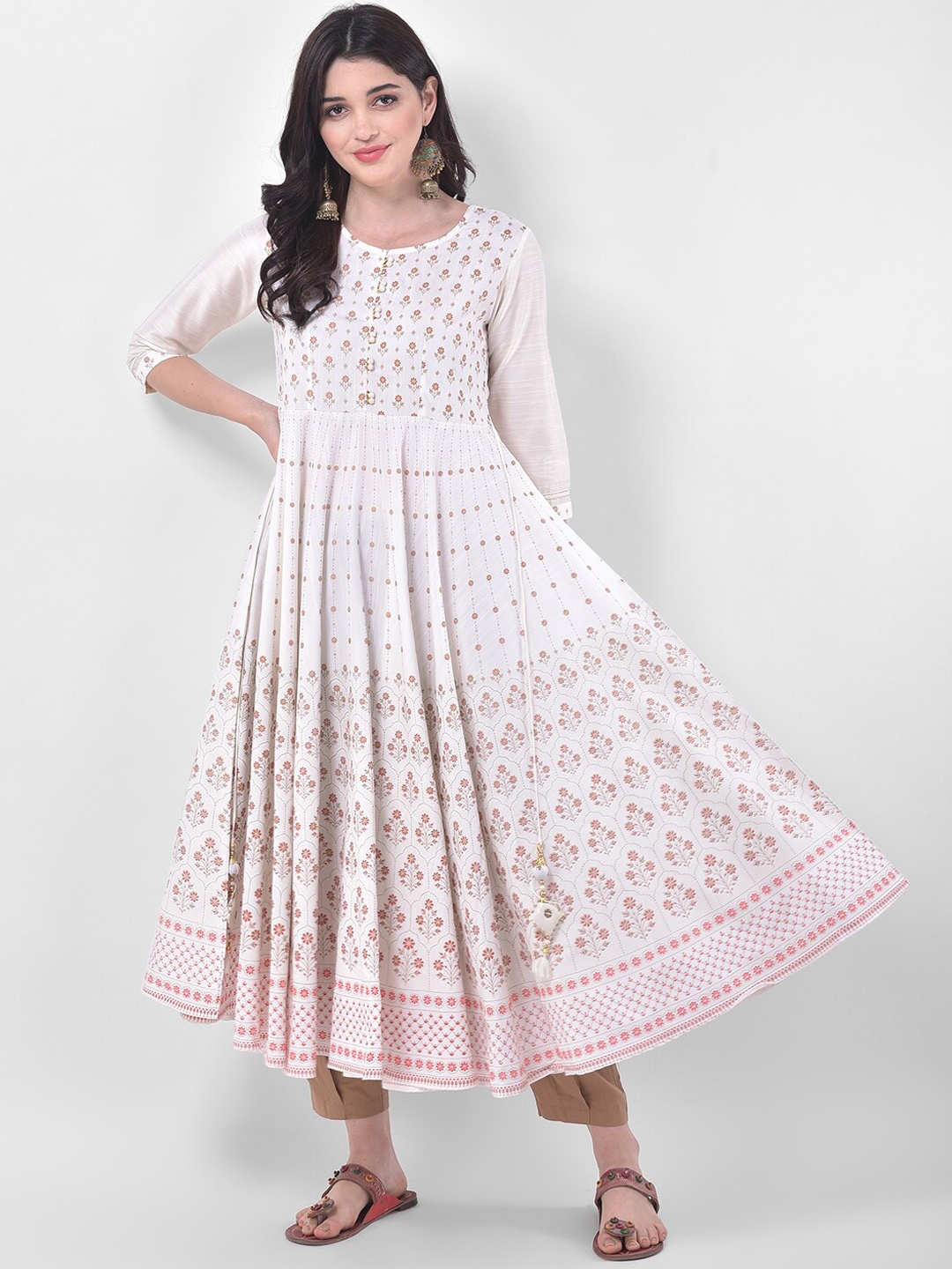 

Span Women White & Peach-Coloured Floral Printed Anarkali