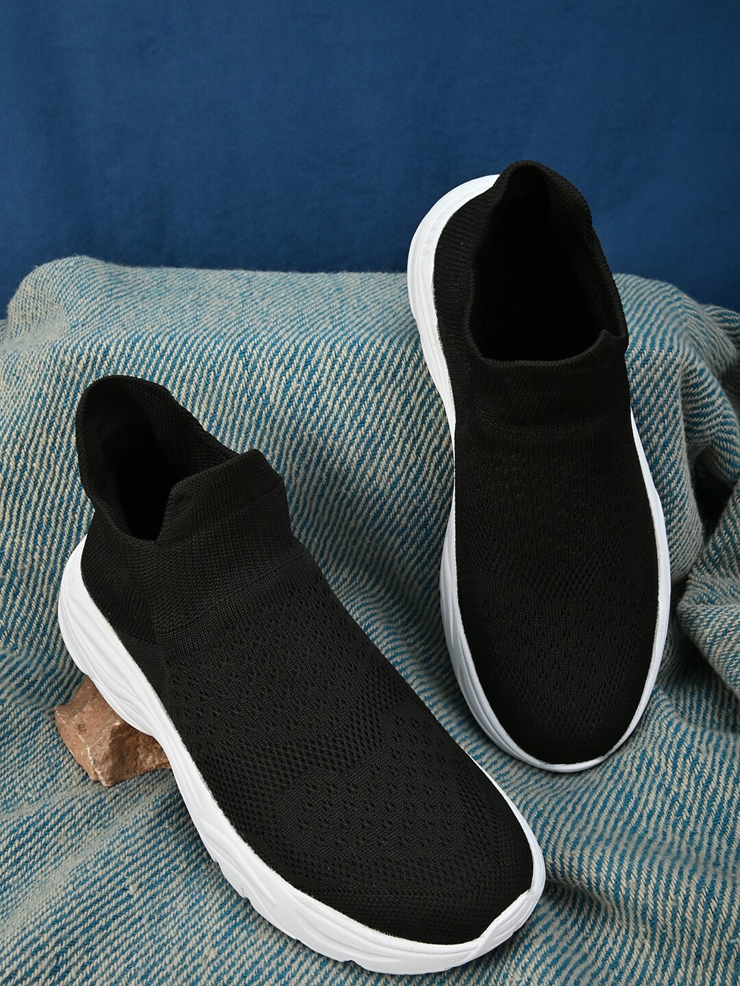 

Fentacia Men Black Woven Design Sock-Fit Slip-On Sneakers