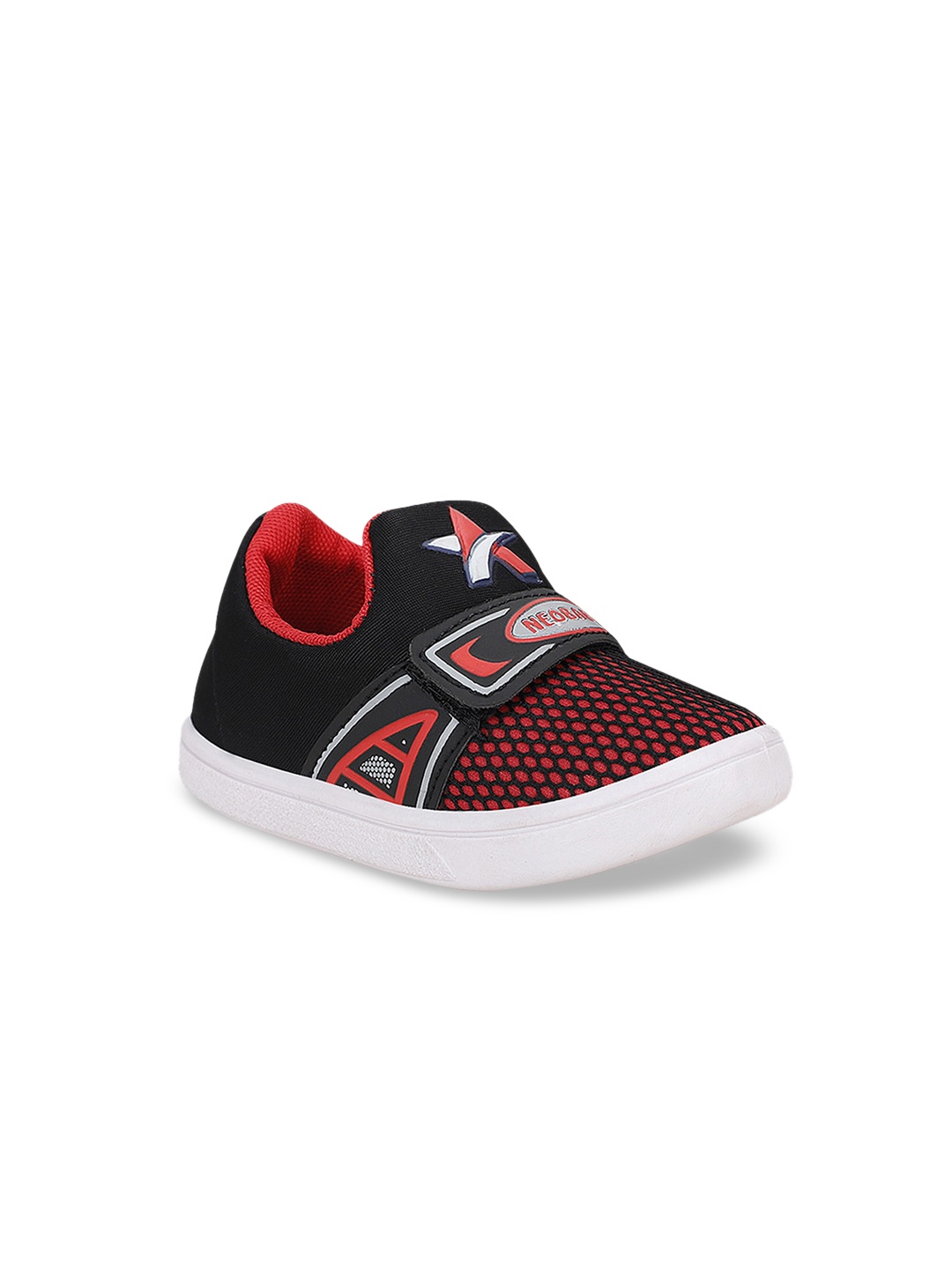 

NEOBABY Unisex Kids Red Woven Design Slip-On Sneakers