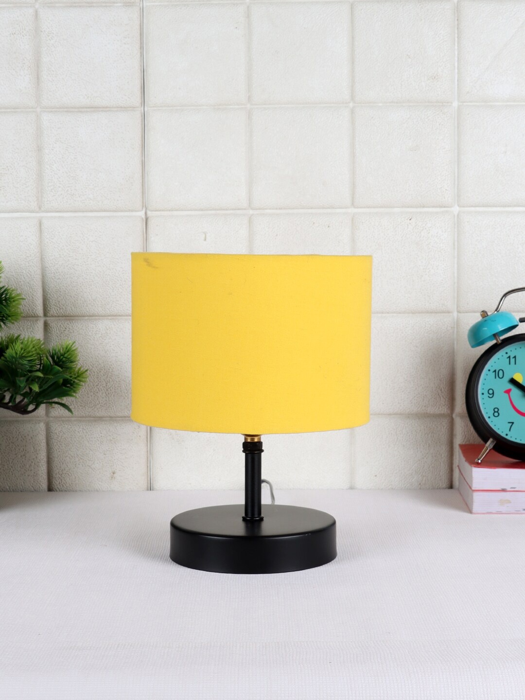 

Devansh Yellow & Black Iron Table Lamp with Cotton Shade