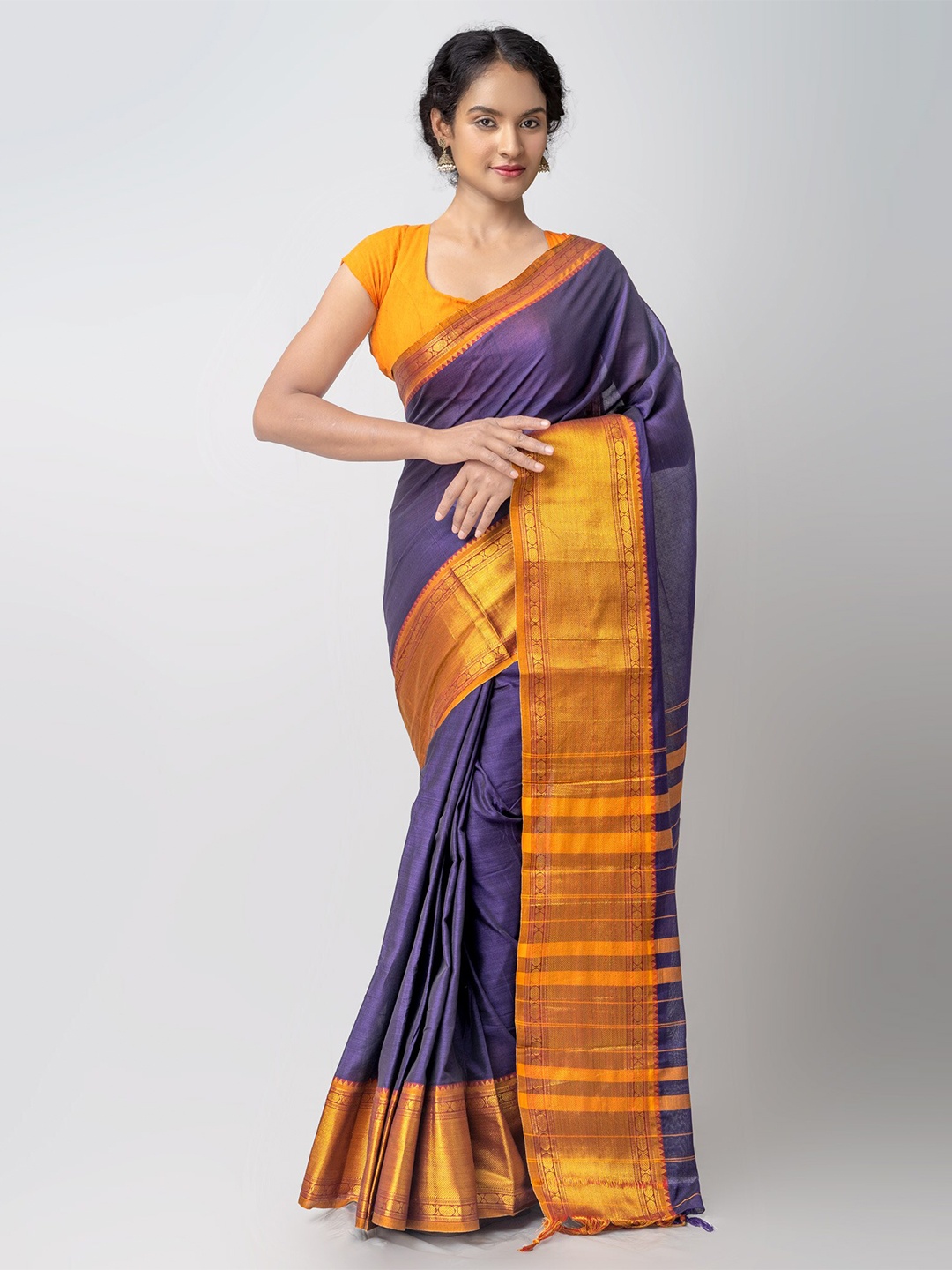 

Unnati Silks Violet & Gold-Toned Woven Design Zari Cotton Handloom Narayan Peth Saree