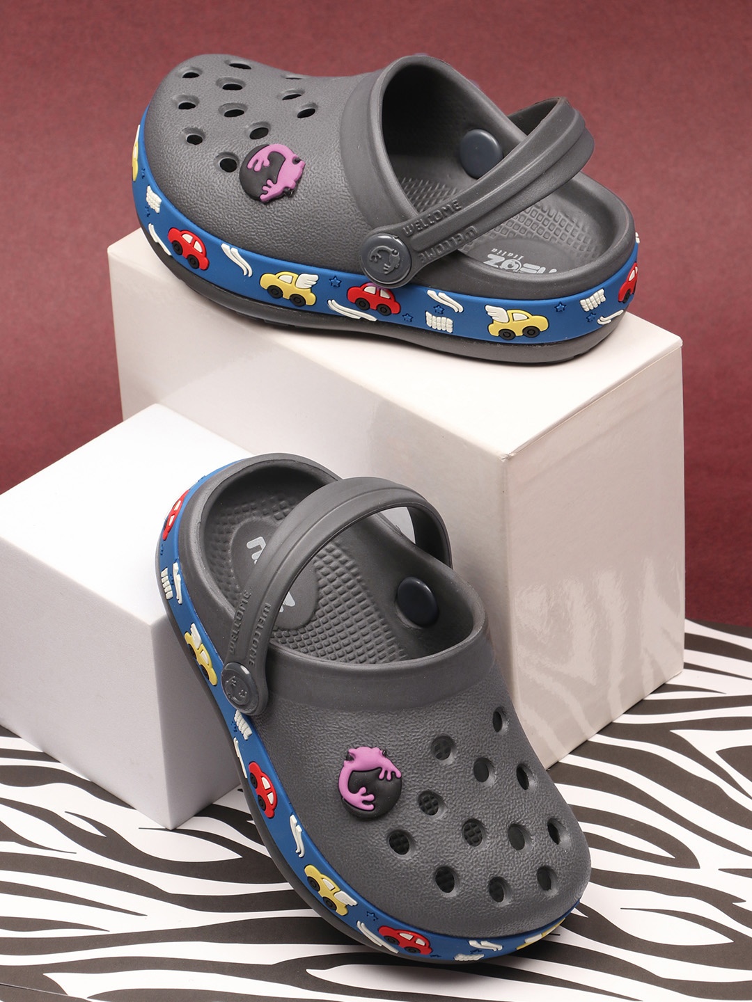 

NEOZ Boys Grey & Blue Rubber Clogs