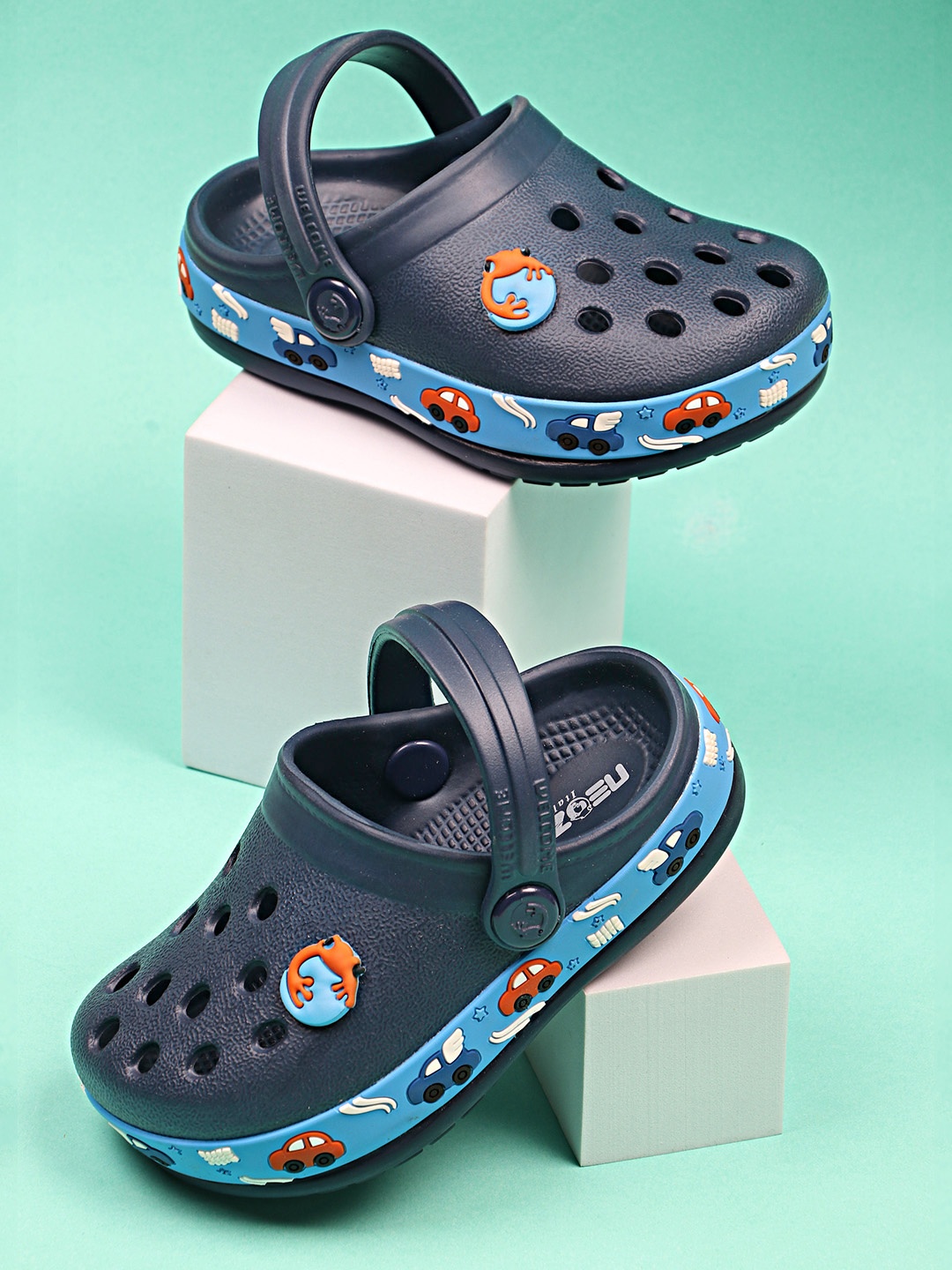 

NEOZ Boys Navy Blue & White Rubber Clogs