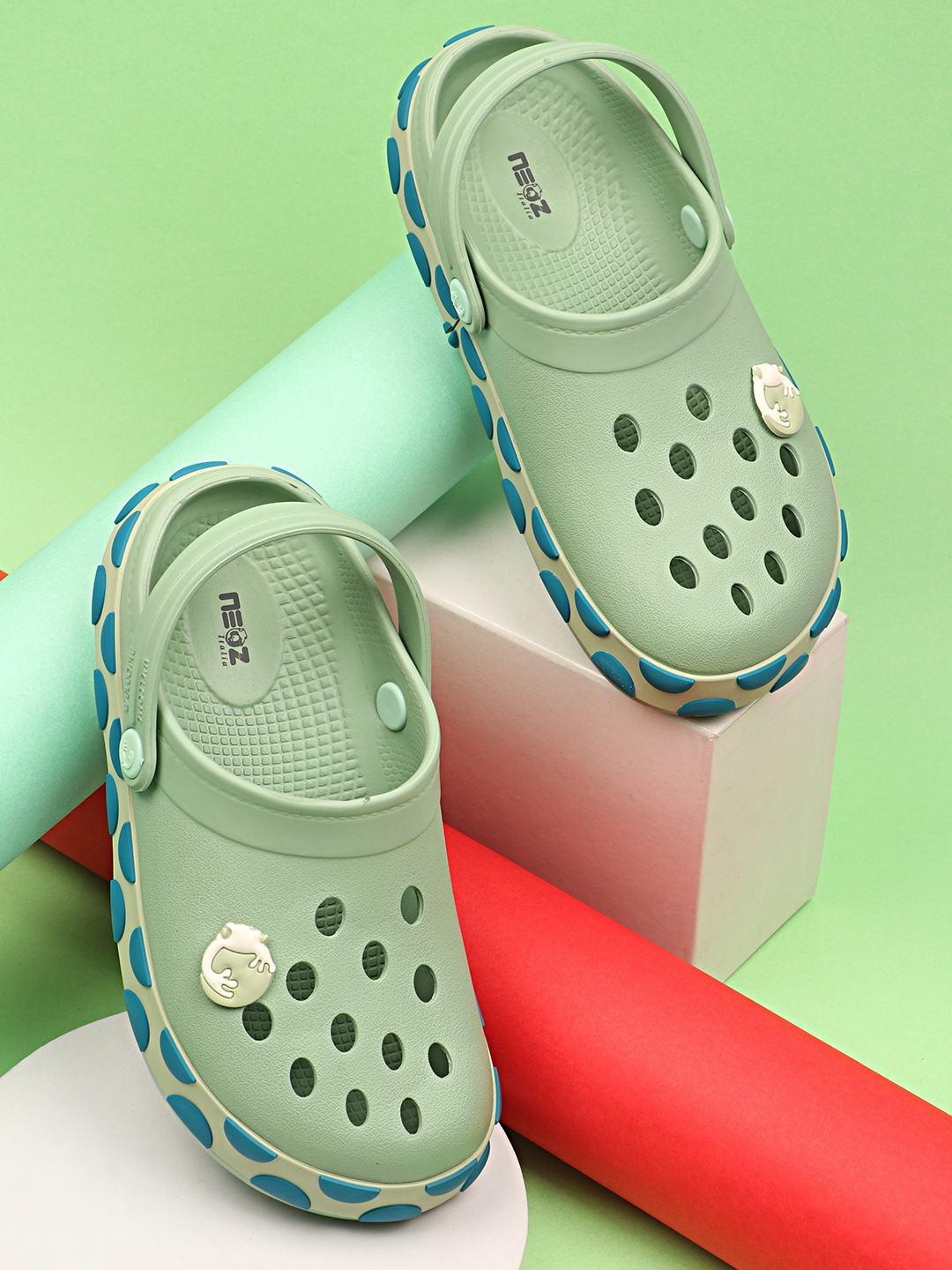 

NEOZ Girls Green & Blue Rubber Clogs