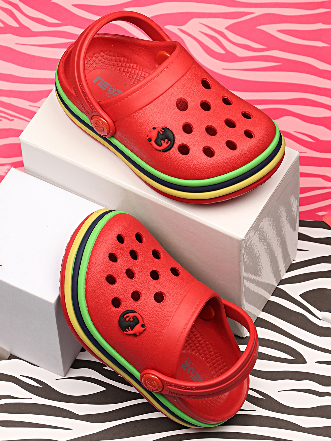 

NEOZ Boys Red & Green Rubber Clogs