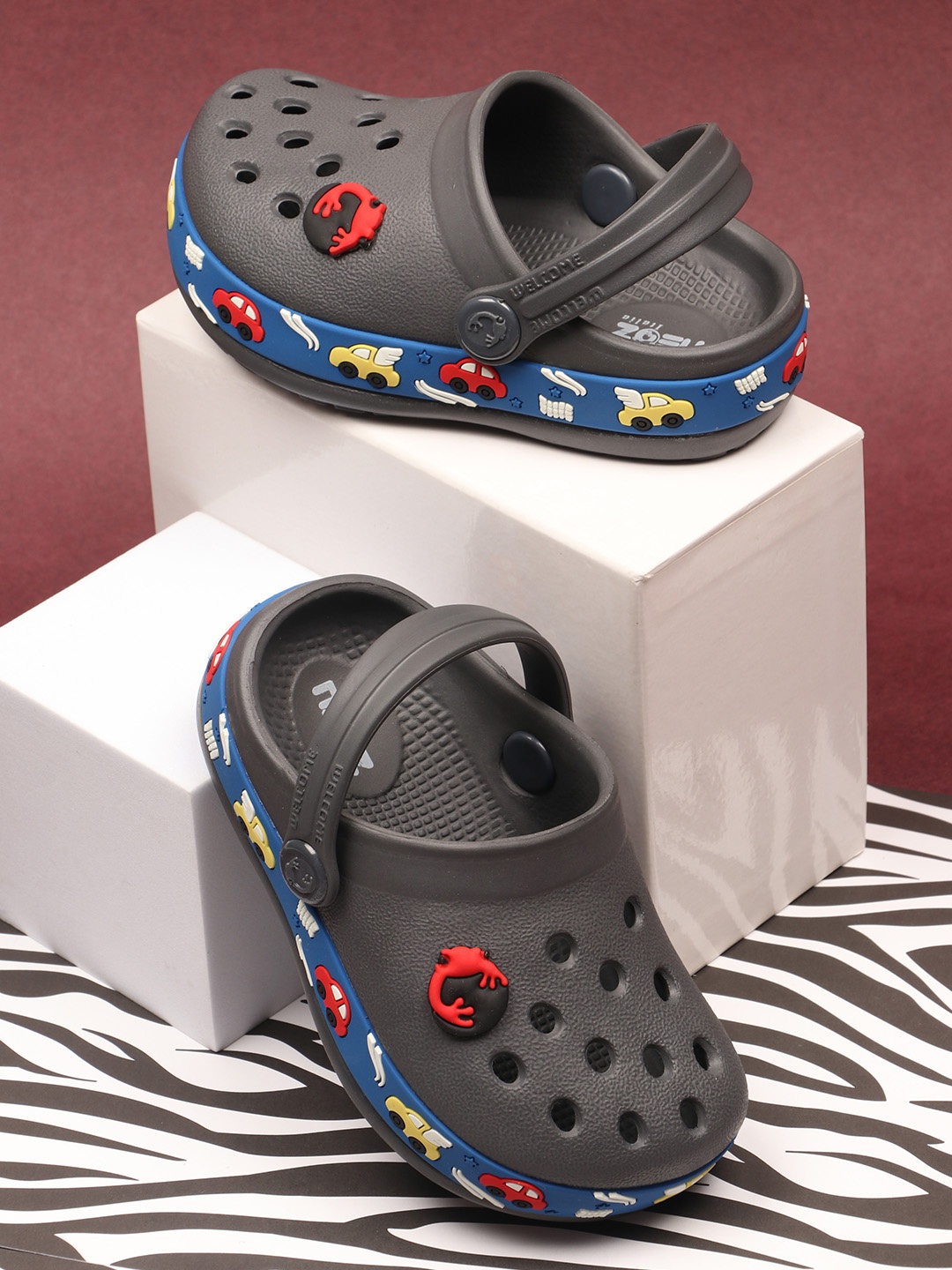

NEOZ Boys Grey & Blue Rubber Clogs