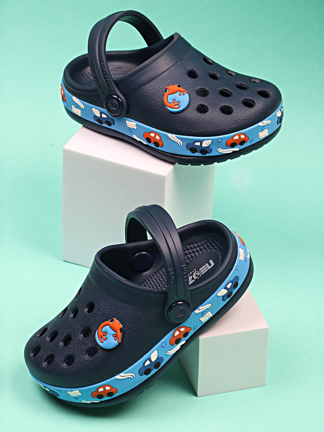 

NEOZ Boys Navy Blue & Orange Rubber Clogs