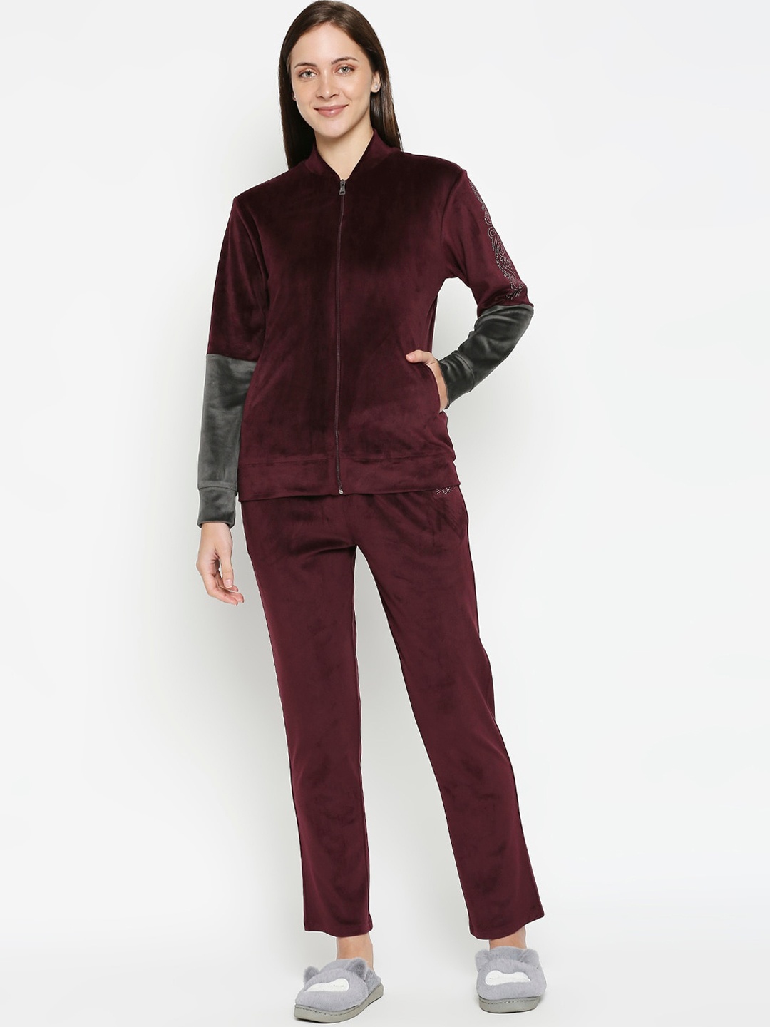 

XIN Women Red & Grey Solid Velvet Night suit