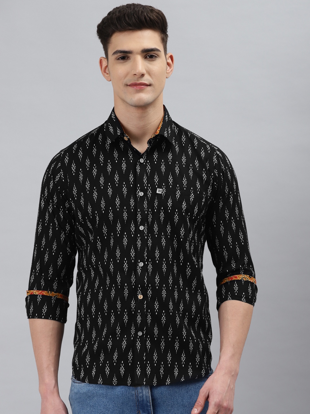 

Readiprint Fashions Men Black Slim Fit Printed Casual Shirt