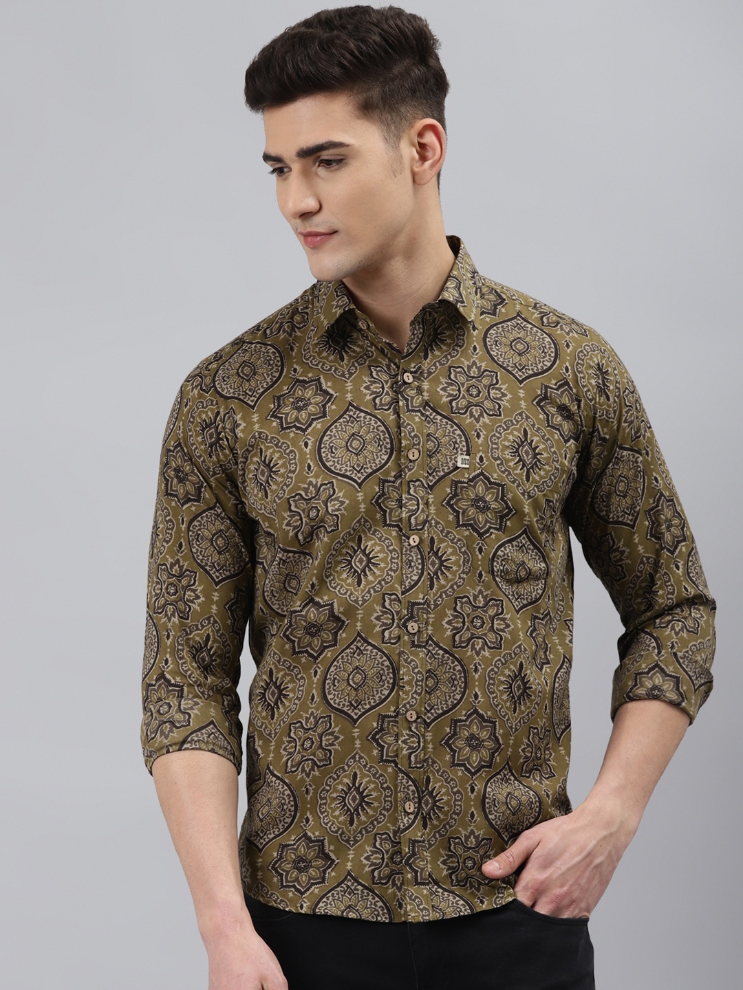 

Readiprint Fashions Men Green Slim Fit Printed Casual Shirt