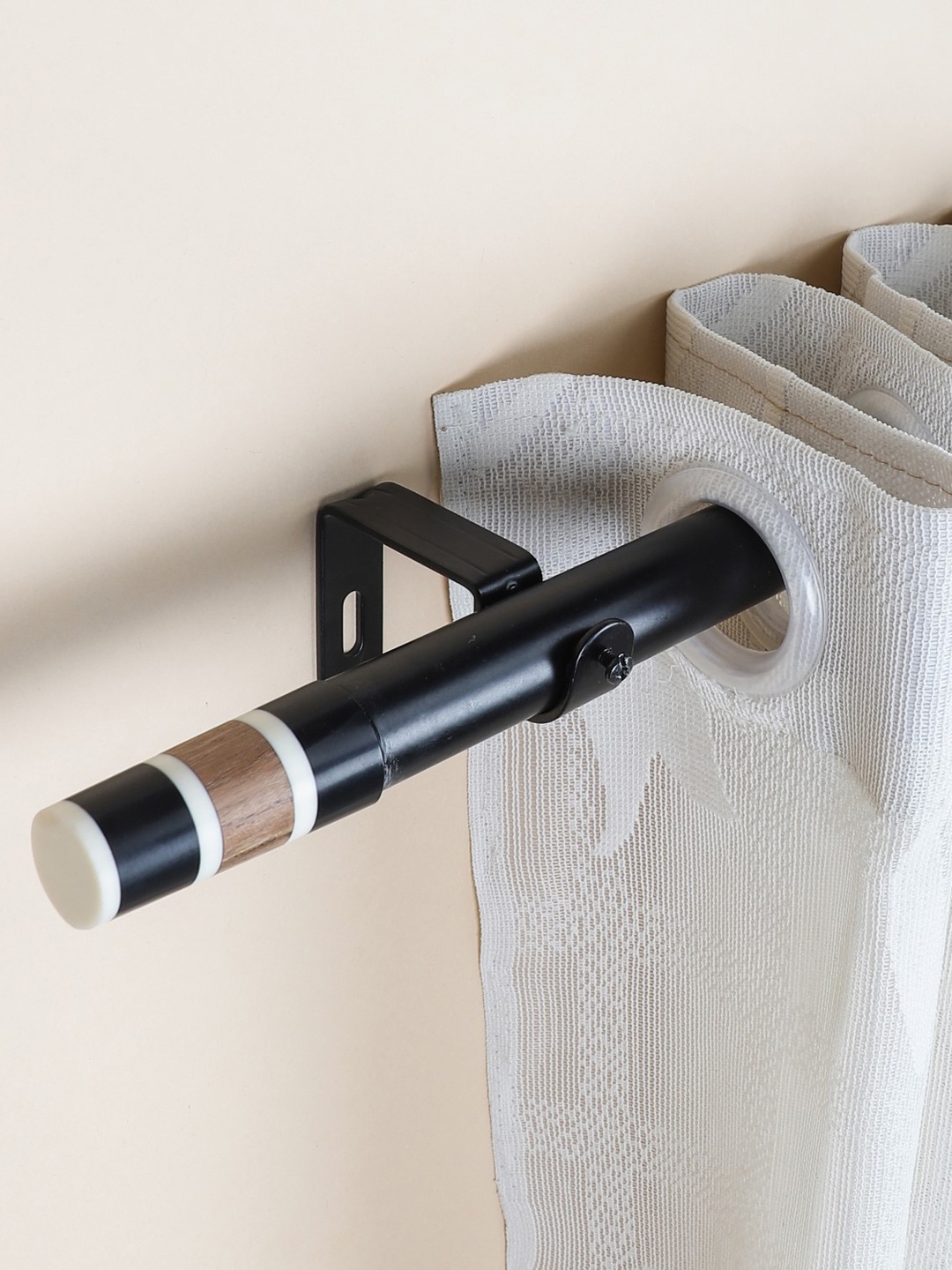 

The Decor Mart Black Extendable Curtain Rod