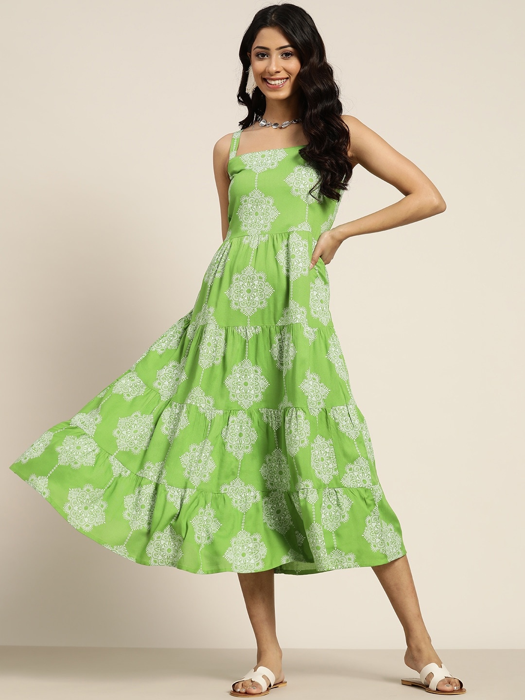 

Sangria Women Green & White Ethnic Motifs Printed Tiered A-Line Dress