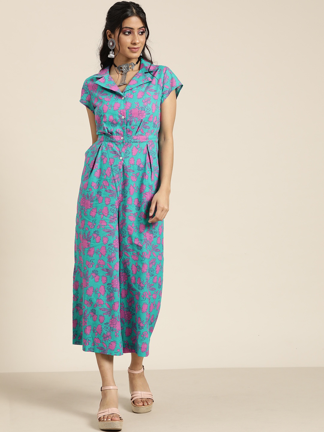 

Sangria Green & Pink Printed Capri Jumpsuit