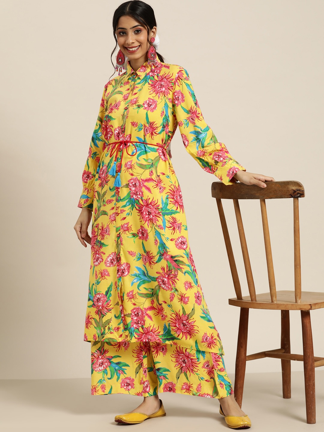 

Sangria Women Yellow & Pink Floral Printed Kurta with Palazzos