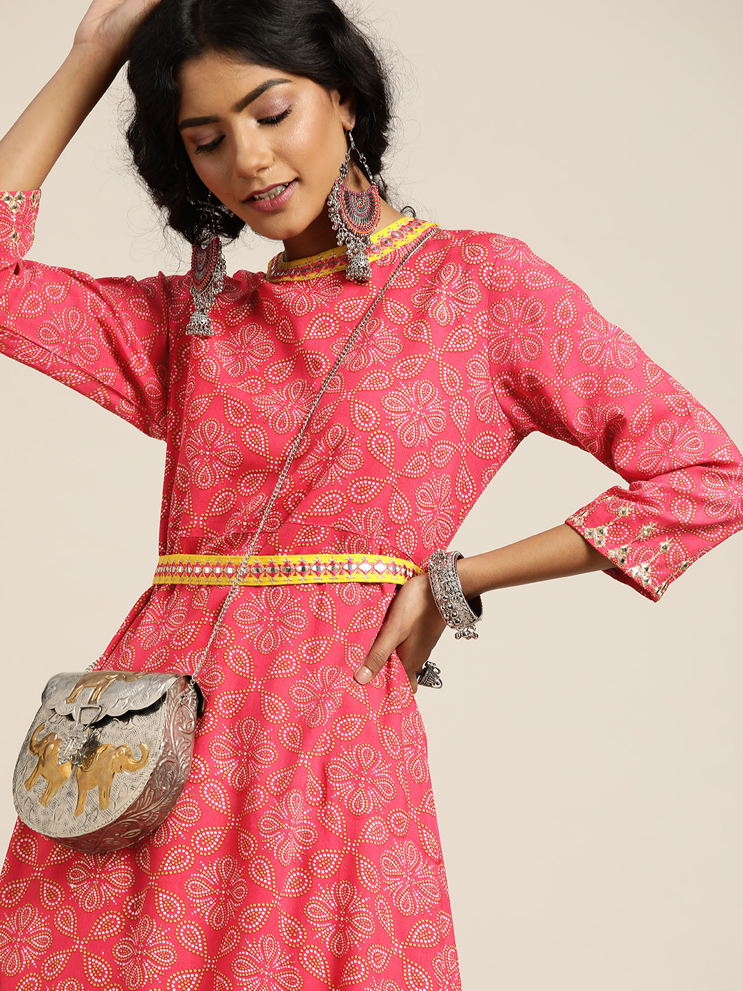 

Sangria Women Fuchsia & Beige Bandhani Print Thread Work Kurta with Dhoti Pants