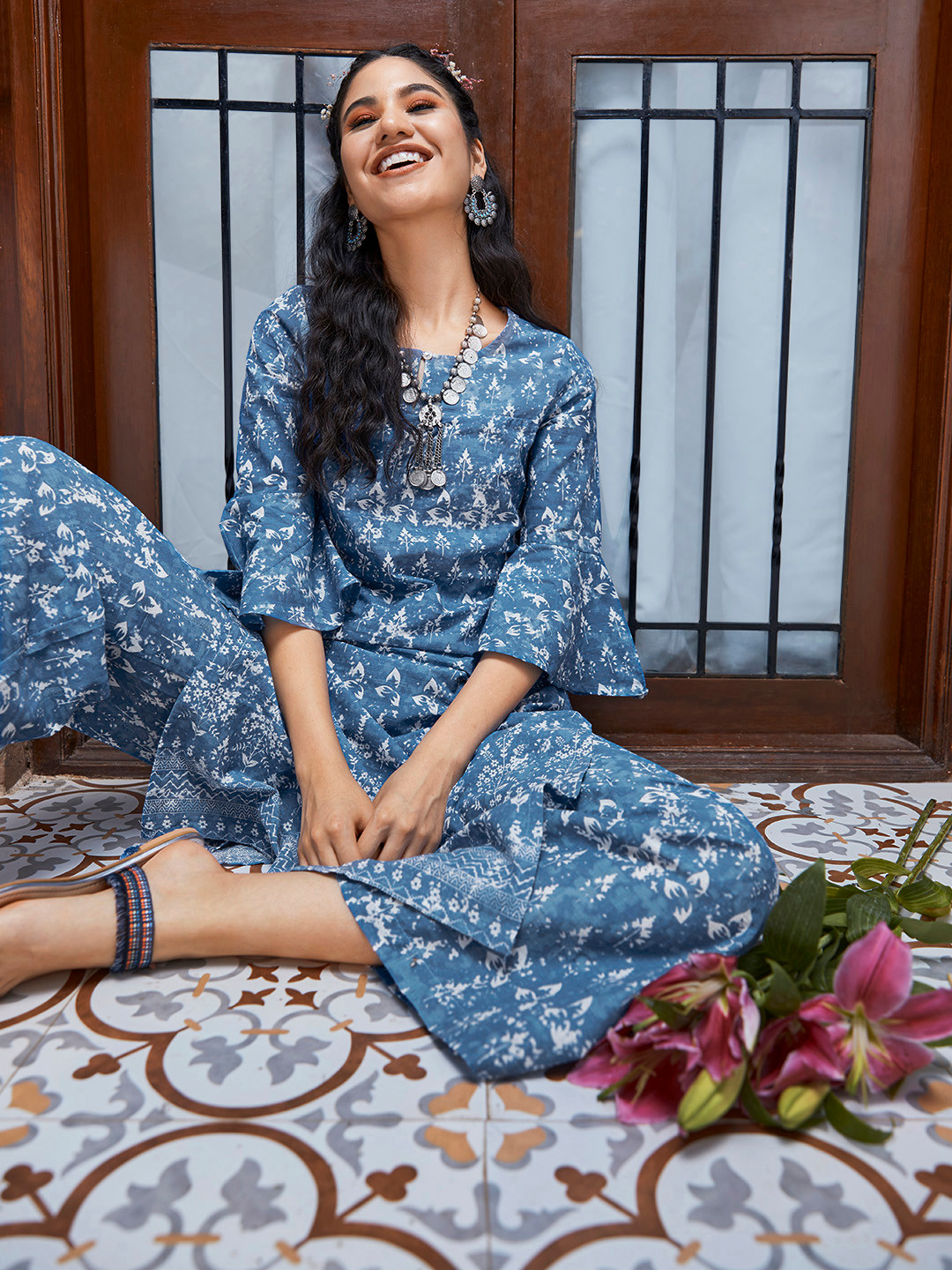 

Sangria Women Blue & White Pure Cotton Ethnic Motifs Printed Kurta with Palazzos