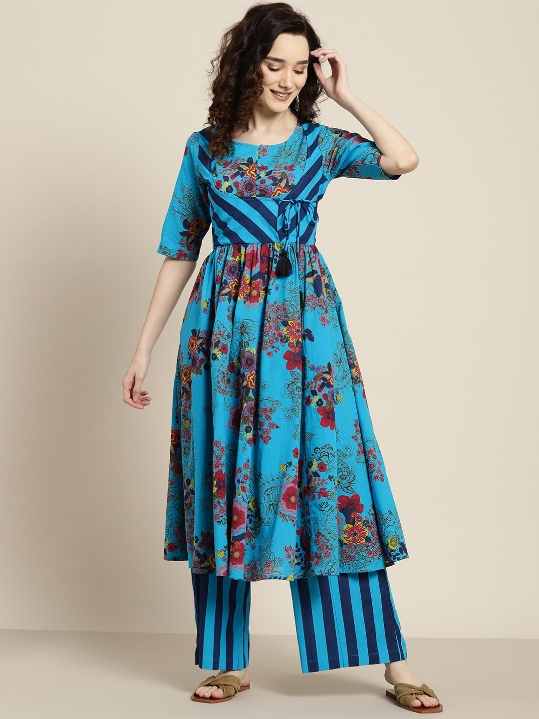 

Sangria Women Blue & Pink Printed Angrakha Pure Cotton Kurta with Palazzos
