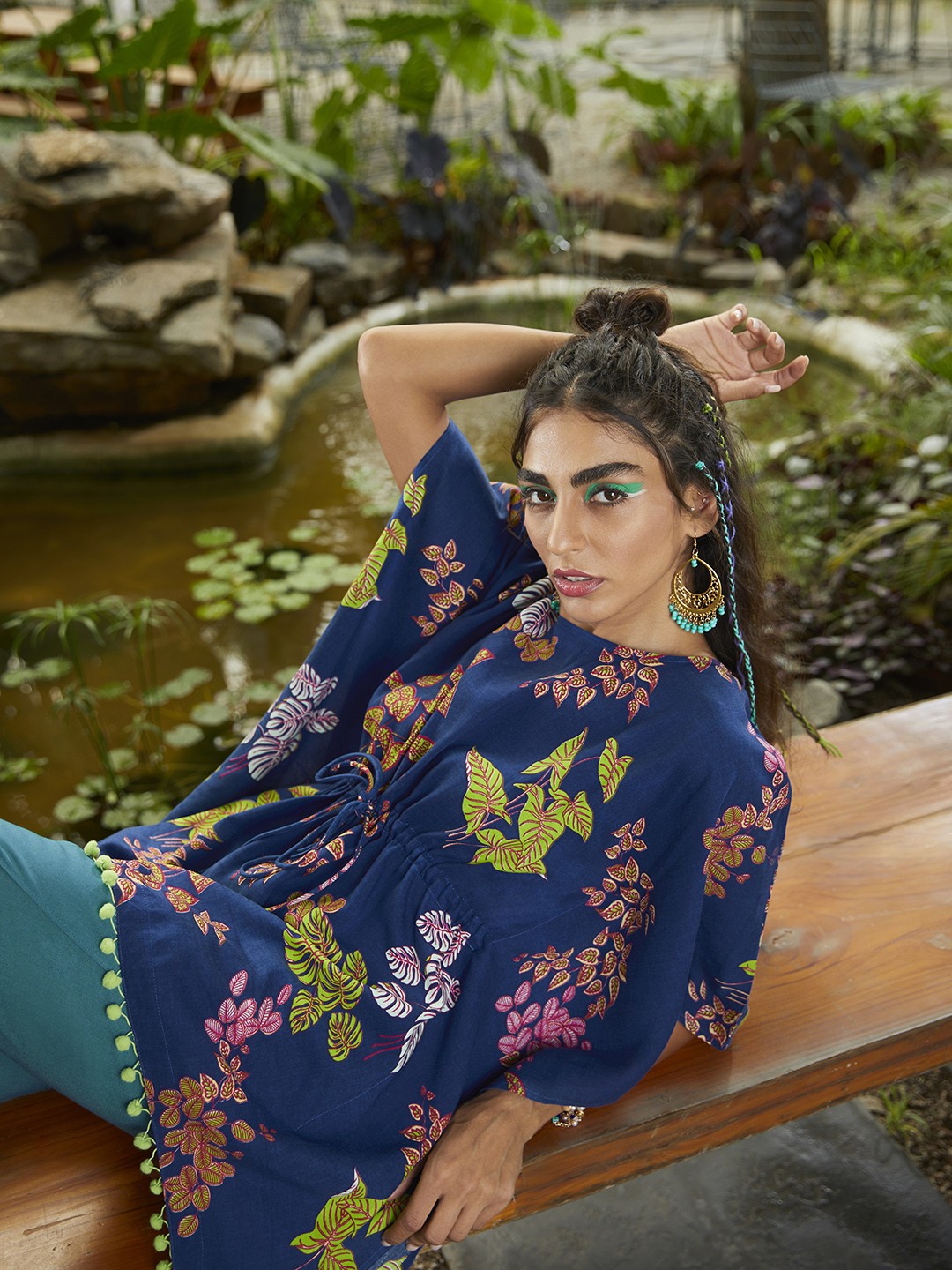 

Sangria Women Navy Blue & Green Floral Print Kaftan Top