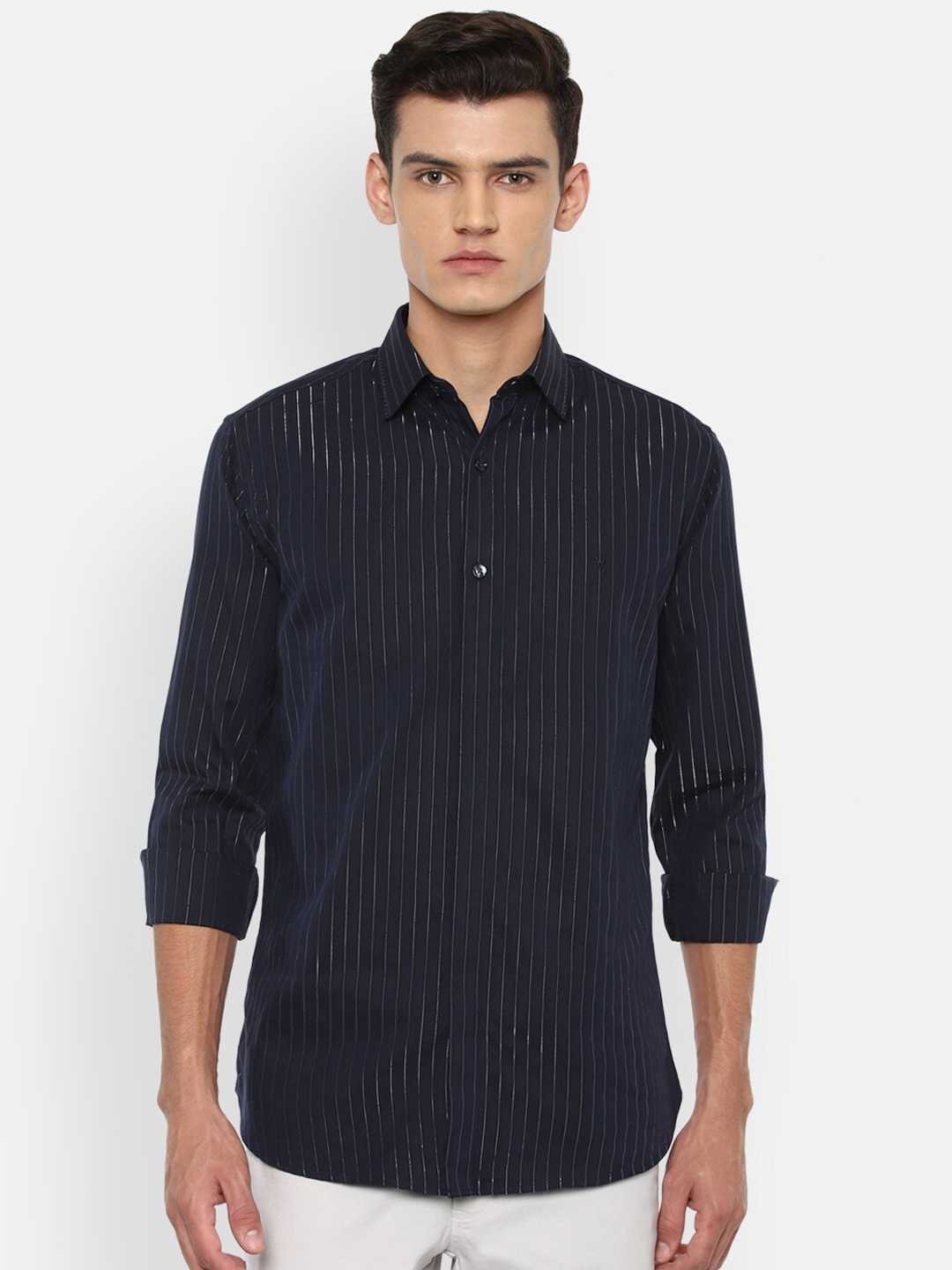

V Dot Men Navy Blue Slim Fit Striped Casual Shirt